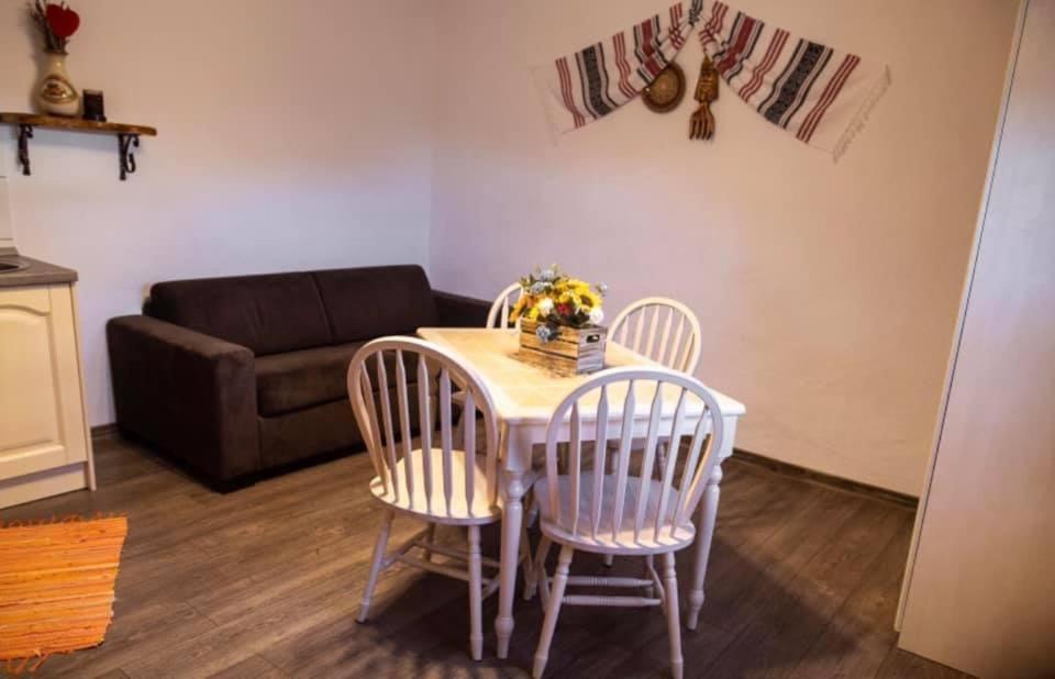 Casuta De Poveste تارجو نيمت المظهر الخارجي الصورة